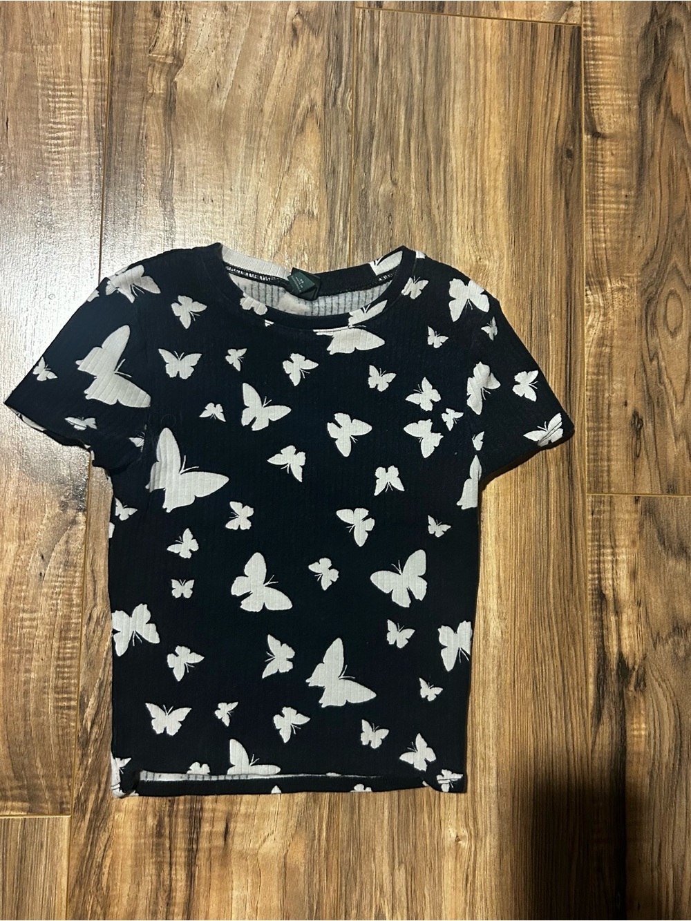wild fable Black Short Sleeve Tee with White Butterfly Print